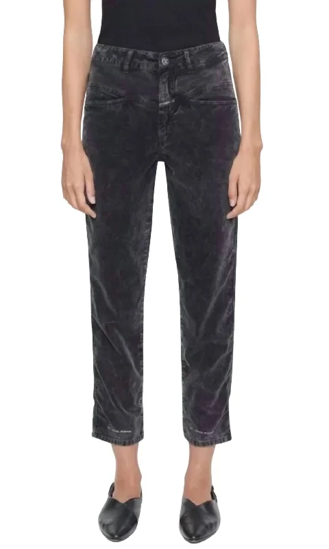 Pedal Pusher Velvet Jean In Washed Black