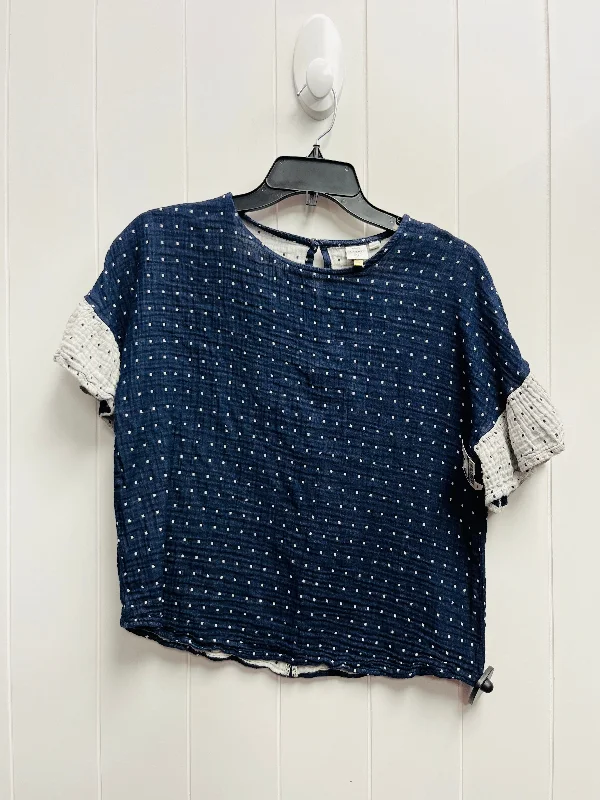 Top Short Sleeve By Clothes Mentor In Blue & White, Size: M