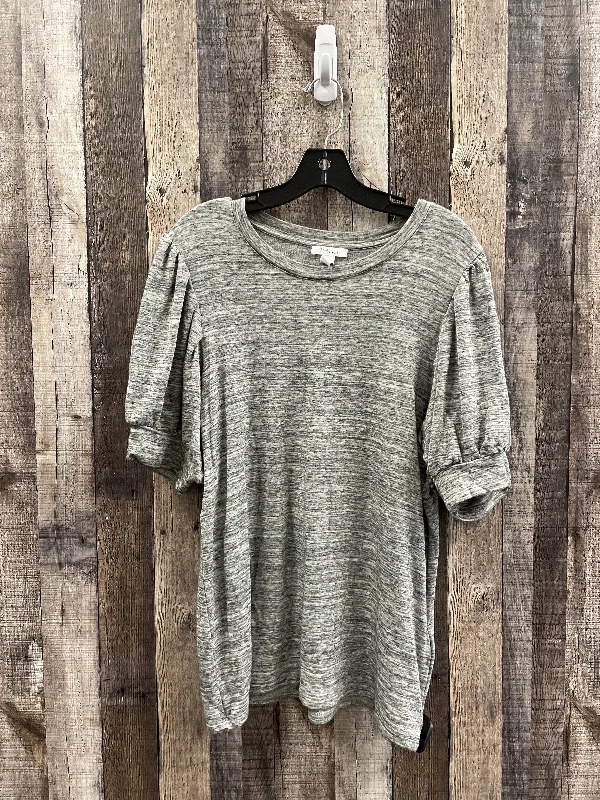 Top Short Sleeve By Daily Ritual In Grey, Size: Xl