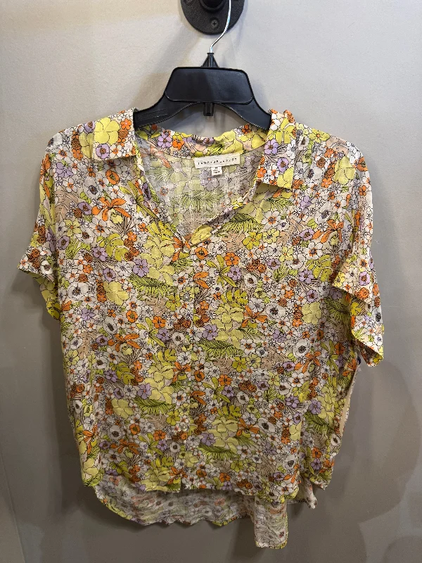 Top Short Sleeve By Jane And Delancey In Yellow, Size: M