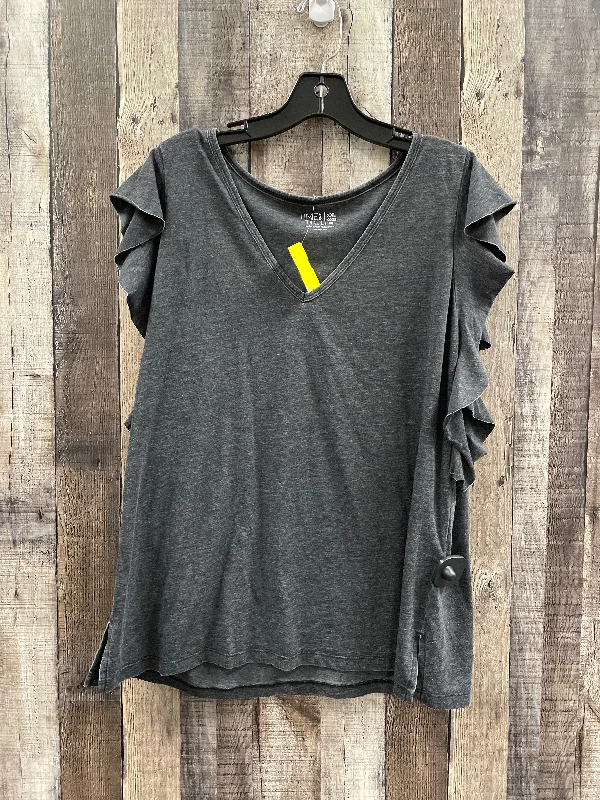 Top Short Sleeve By Time And Tru In Grey, Size: 2x