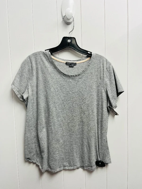 Top Short Sleeve By Vince In Grey, Size: L